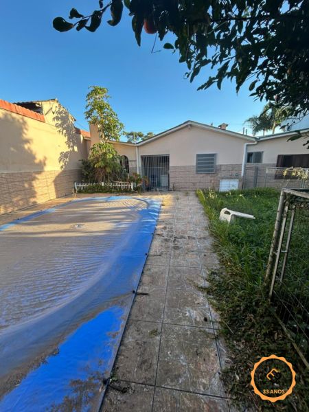 Casa 3 quartos  no bairro Laranjal