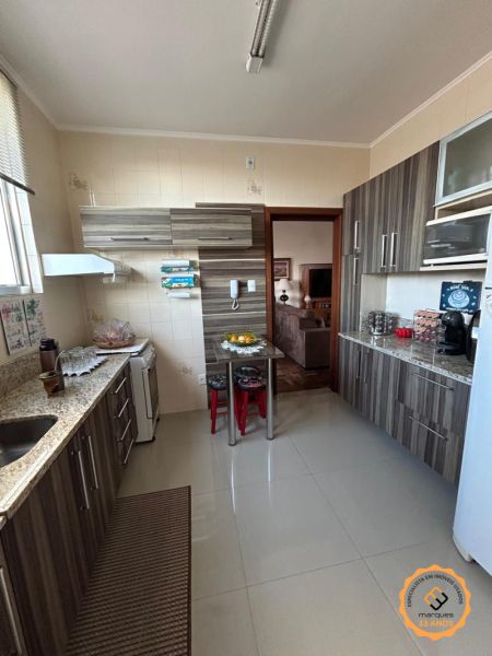 Apartamento 3 quartos  no bairro Centro