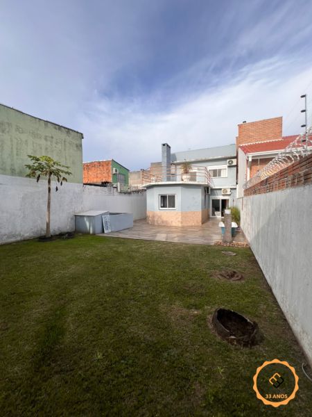 Sobrado 3 quartos  no bairro Areal