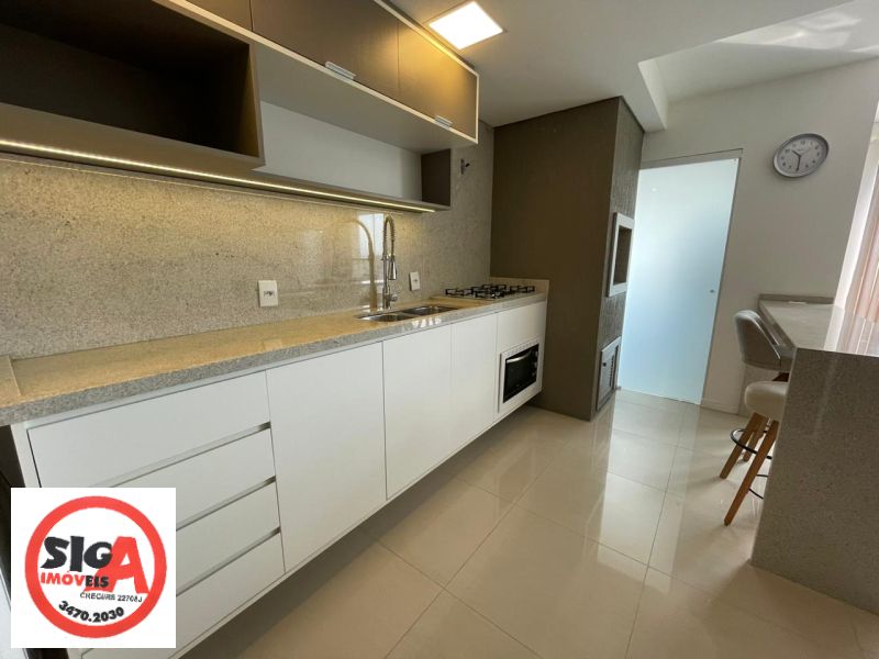 APARTAMENTO MOBILIADO COM 02 VAGAS ESTACIONAMENTO.