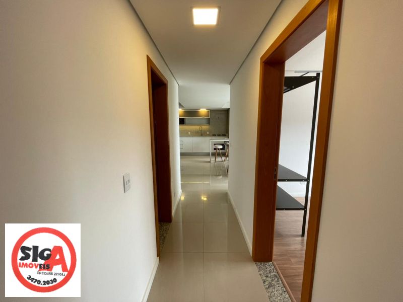 APARTAMENTO MOBILIADO COM 02 VAGAS ESTACIONAMENTO.