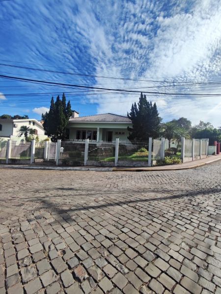 Casa 3 quartos no bairro Sagrada Família