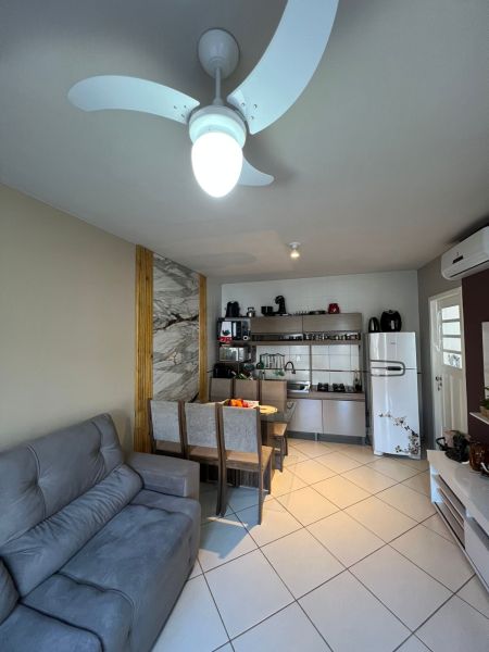 Casa em Condomínio 2 quartos no bairro Santa Terezinha