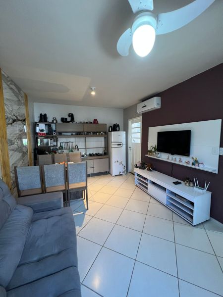 Casa em Condomínio 2 quartos no bairro Santa Terezinha