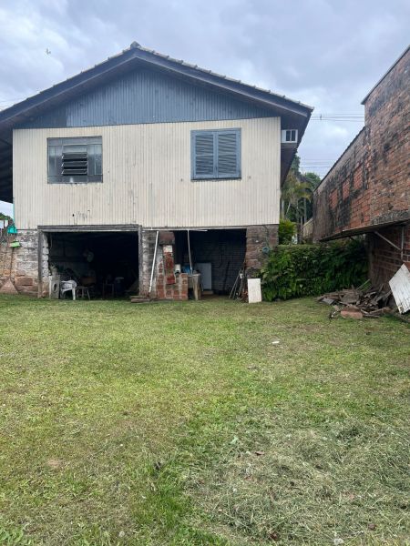 Casa 2 quartos no bairro Petrópolis