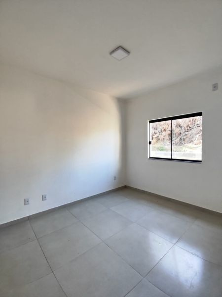 Casa 2 quartos no bairro Tucanos