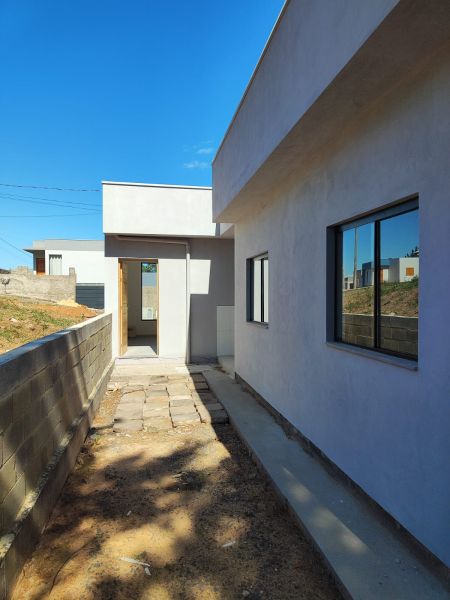 Casa 2 quartos no bairro Tucanos