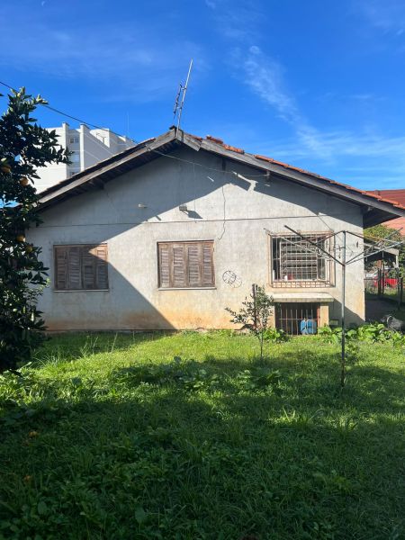 Casa 2 quartos no bairro Centro