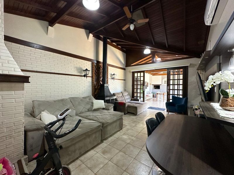 Casa 3 quartos no bairro Petrópolis