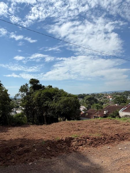 Terreno no bairro Santa Terezinha