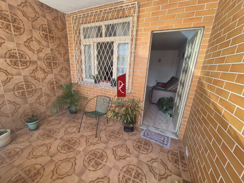 Apartamento Tipo Casa com 2 Quartos e Garagem no Trreo!