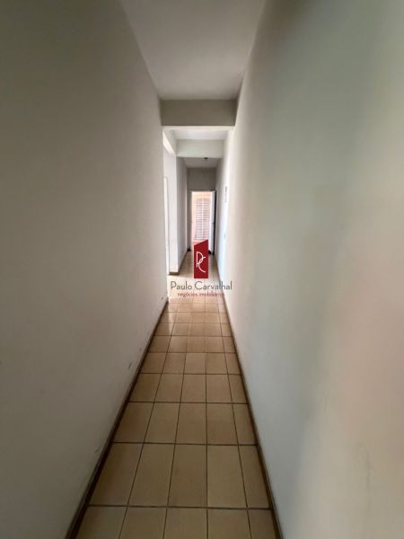 EXCELENTE LOCALIZA��O, EM RUA FECHADA - CASA �NICA