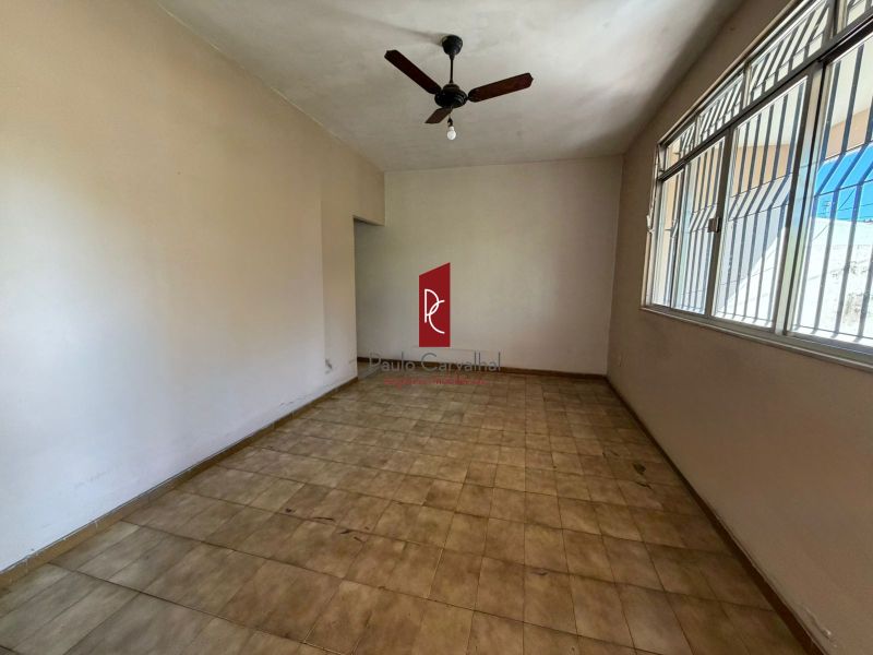 EXCELENTE LOCALIZA��O, EM RUA FECHADA - CASA �NICA