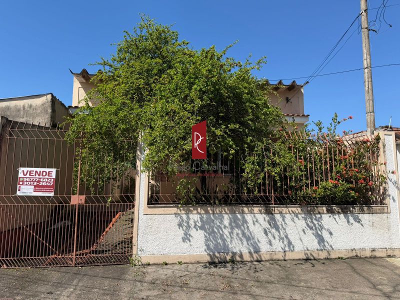 EXCELENTE LOCALIZA��O, EM RUA FECHADA - CASA �NICA