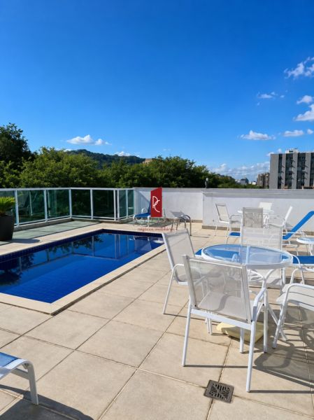 EXCELENTE LOCALIZAÇÃO, APARTAMENTO MUITO NOVO COM 2 QUARTOS