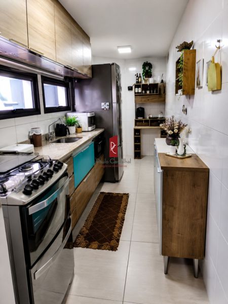 EXCELENTE LOCALIZAÇÃO, APARTAMENTO MUITO NOVO COM 2 QUARTOS