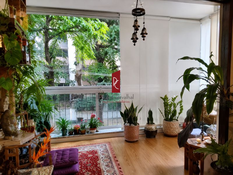 EXCELENTE LOCALIZAÇÃO, APARTAMENTO MUITO NOVO COM 2 QUARTOS