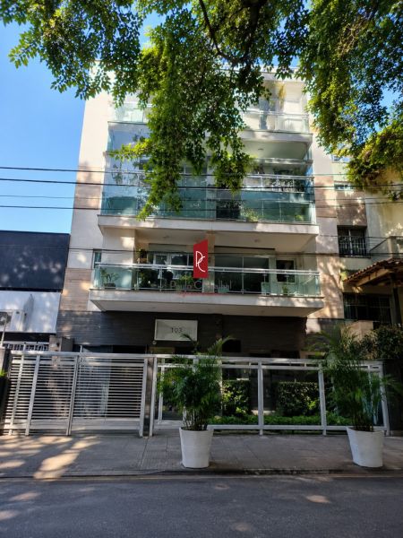 EXCELENTE LOCALIZAÇÃO, APARTAMENTO MUITO NOVO COM 2 QUARTOS