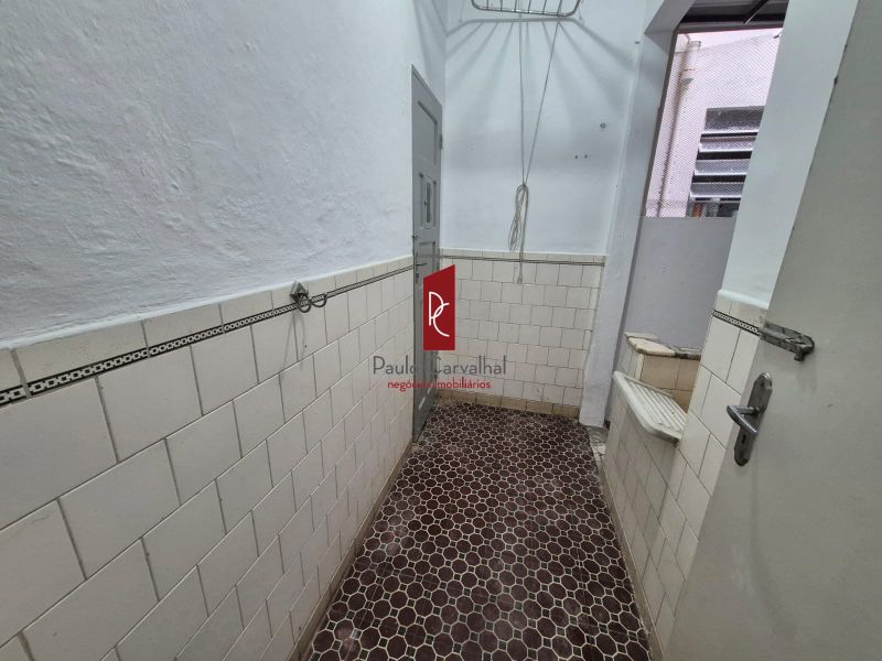 APARTAMENTO DE FRENTE PARA A RUA NA VILA DA PENHA