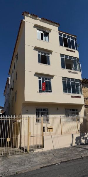 APARTAMENTO QUARTO E SALA À VENDA EM OLARIA