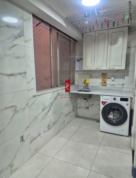 APARTAMENTO DE FRENTE COM 80 m² ,2 QTS, DEPENDÊNCIA COMPLETA E VAGA DE GARAGEM