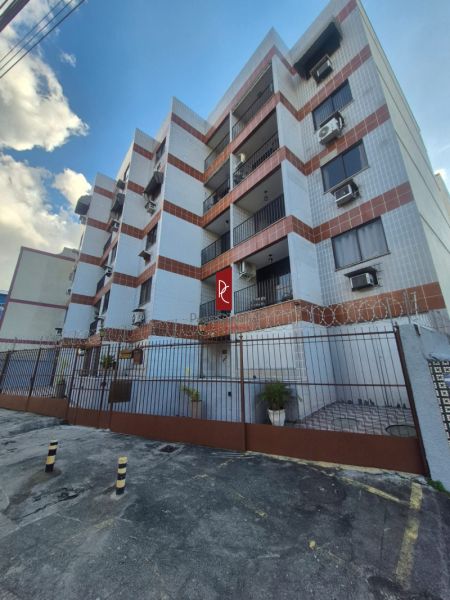 APARTAMENTO DE FRENTE COM 80 m² ,2 QTS, DEPENDÊNCIA COMPLETA E VAGA DE GARAGEM