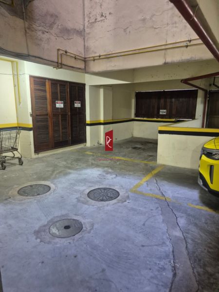 APARTAMENTO DE FRENTE COM 80 m² ,2 QTS, DEPENDÊNCIA COMPLETA E VAGA DE GARAGEM