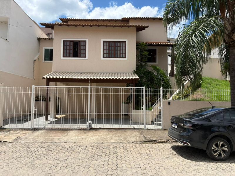 Casa no bairro Jardim Belvedere em Volta Redonda - João Paulo Imobiliária