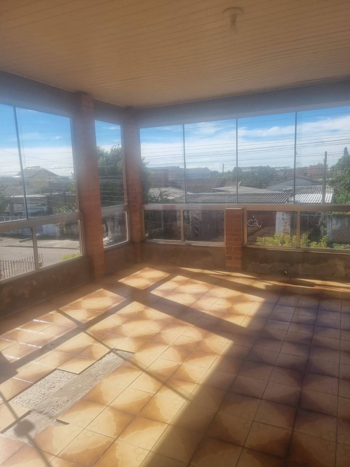 CASA 3 quartos no bairro Sumaré em Alvorada/RS